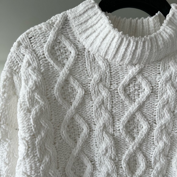 White Cable Knit Cropped Sweater - Size Medium - Picture 4 of 4